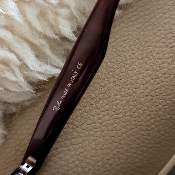 Gorgeous NWT Ray BAN Wayfarer Sunglasses - Picture 4 of 13